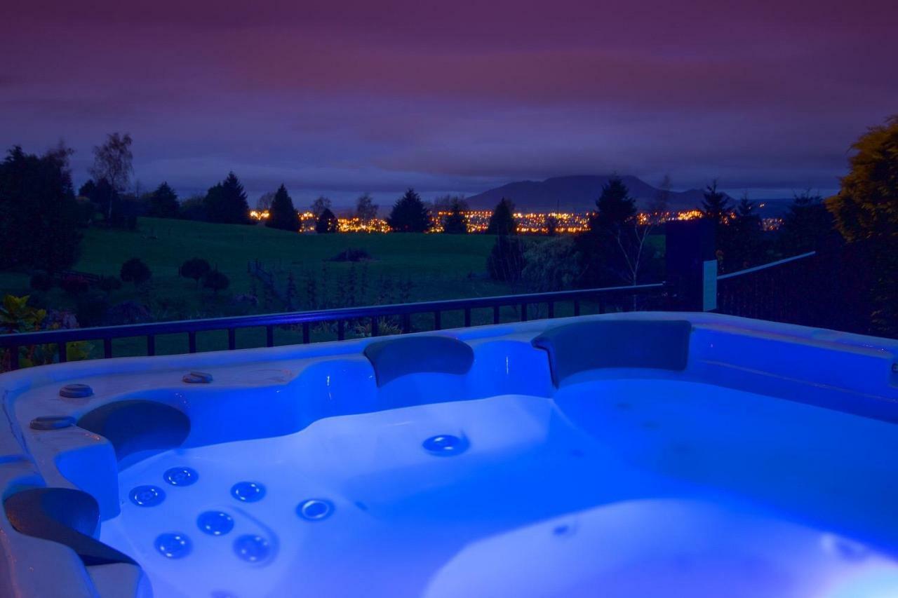 فندق تاوبوفي  Mountviews Glamping- Retro Caravan Getaway المظهر الخارجي الصورة